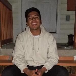 Meet your Posher, Cesar